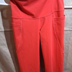 Old Navy High-Waisted Elevate Side-Pocket Leggings.